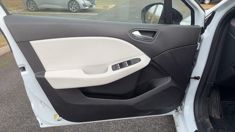 Renault Clio V 1.6 E-Tech 140 Premiere Edition