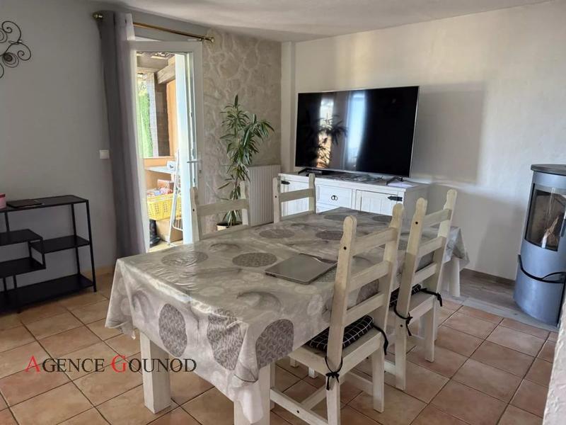 Maison - 91 m² - 5 pièces