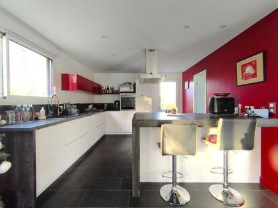 Maison - 159 m² - 7 pièces