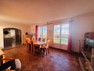 Maison - 146 m² - 7 pièces