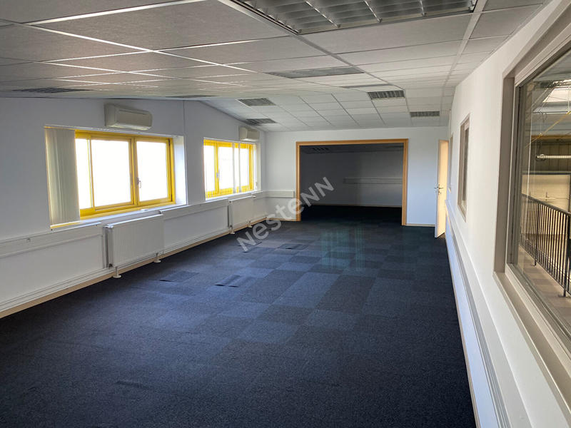 Local d'activité / Entrepôt - 1 250 m²