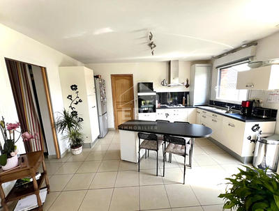 Maison - 144 m² - 6 pièces