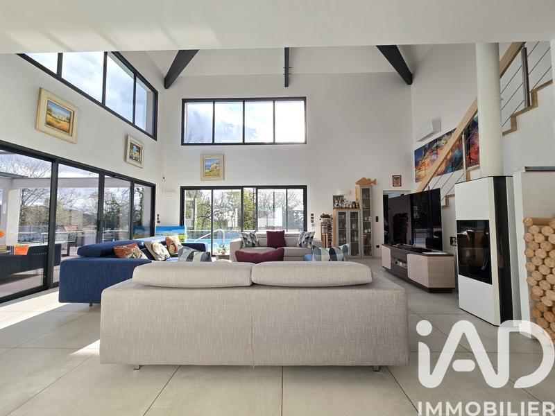 Maison - 271 m² - 6 pièces