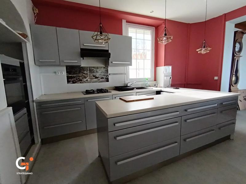 Maison - 165 m² - 8 pièces