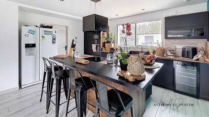 Maison - 148 m² - 8 pièces