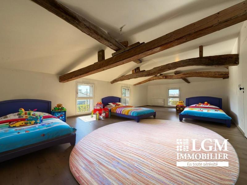 Maison - 242 m² - 5 pièces