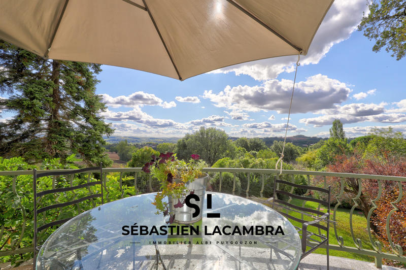 Propriété - 328 m² - 10 pièces