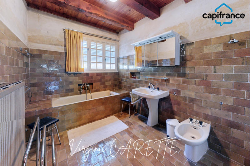 Maison - 317 m² - 9 pièces