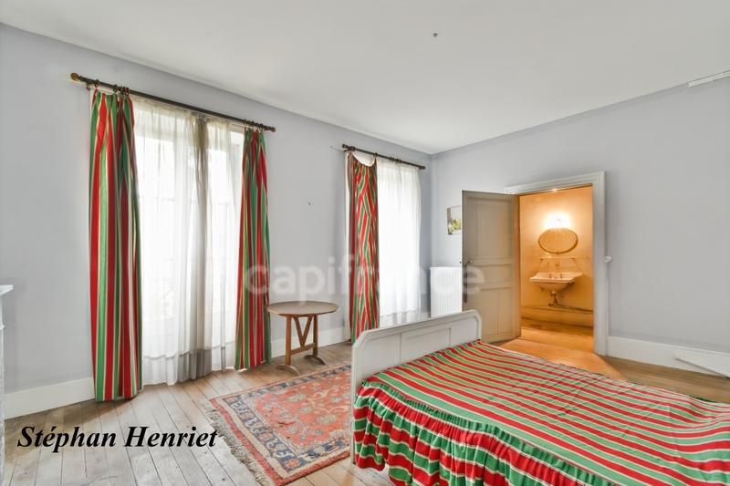 Maison de maîtres - 388 m² - 9 pièces