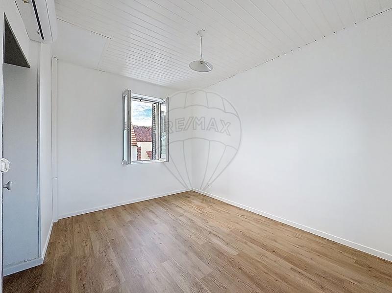 Immeuble - 182 m² - 9 pièces