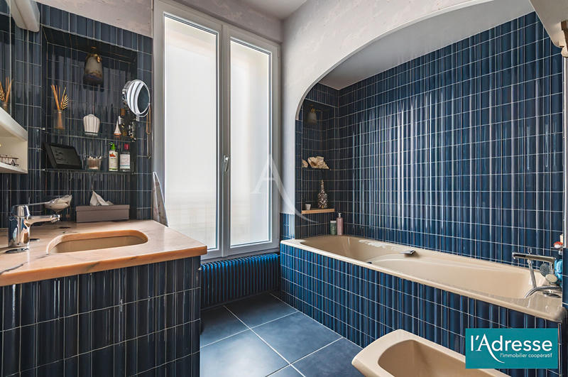 Maison - 208 m² - 10 pièces