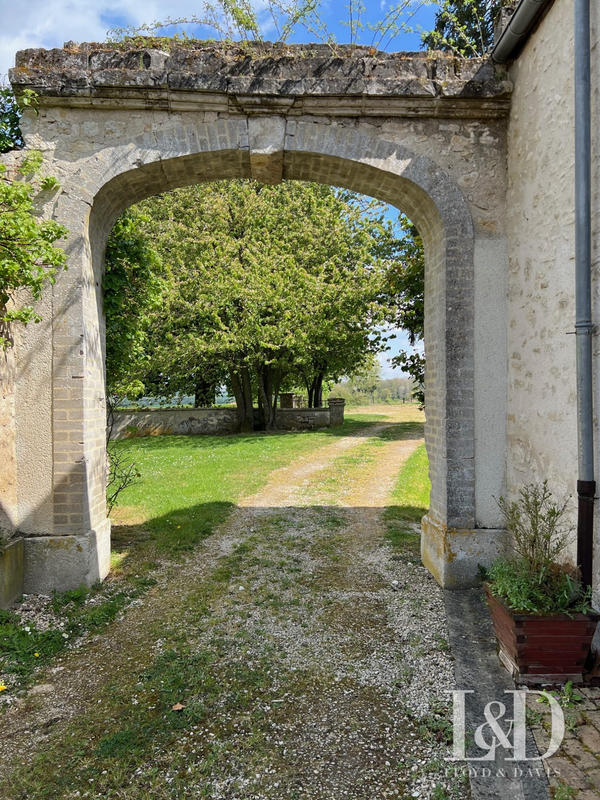 Château - 450 m² - 14 pièces