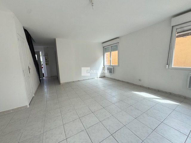 Maison traditionnelle - 75 m² - 3 pièces