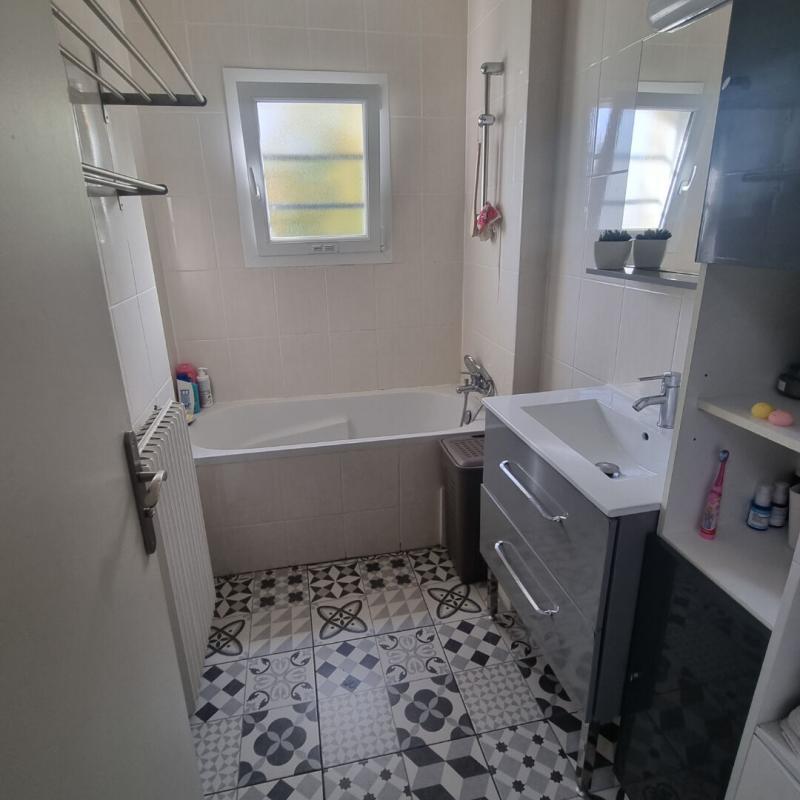 Maison - 83 m² - 5 pièces