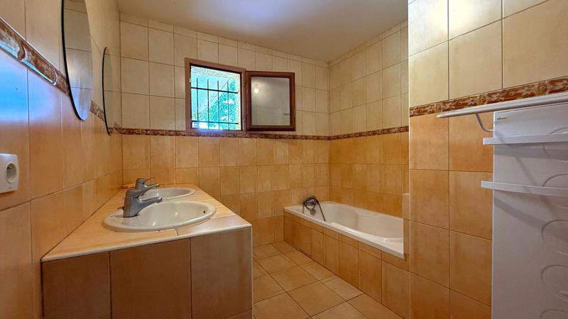 Maison - 110 m² - 6 pièces