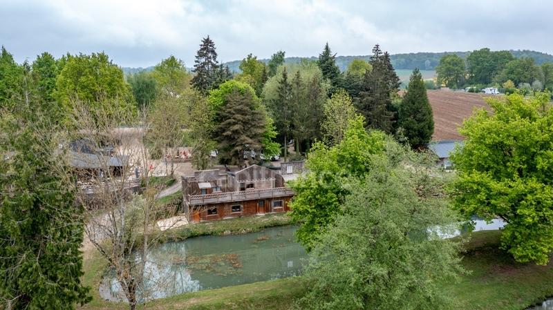 Propriété - 4 000 m² - 30 pièces