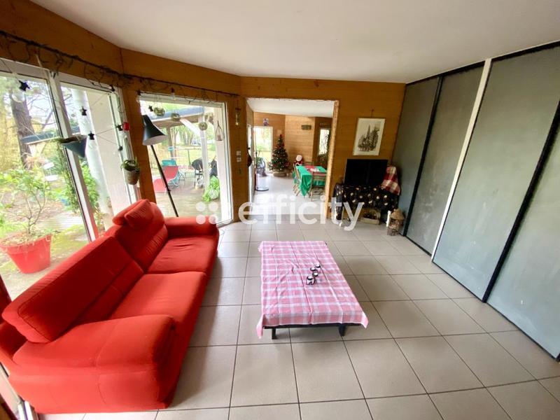 Maison - 236 m² - 7 pièces