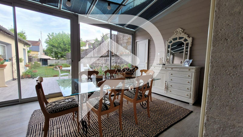 Maison - 283 m² - 11 pièces