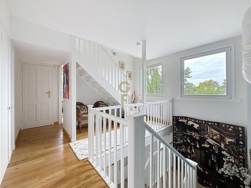 Maison - 300 m² - 10 pièces