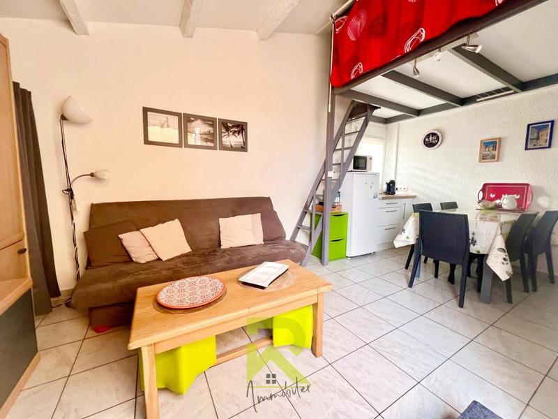 Studio - 25 m² - 1 pièce