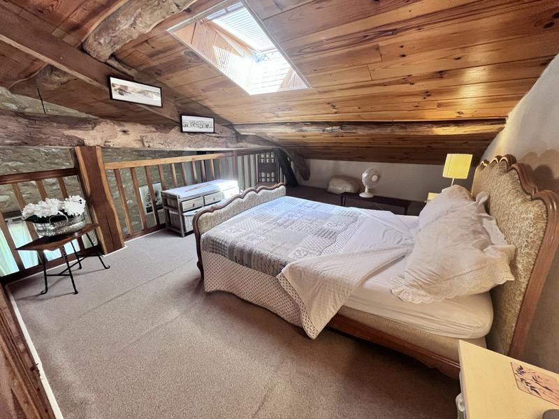 Maison traditionnelle - 240 m² - 6 pièces