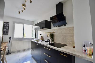 Appartement - 104 m² - 6 pièces