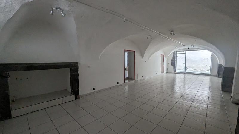 Local commercial - 160 m² - 3 pièces