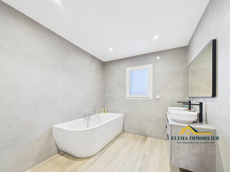 Maison - 160 m² - 6 pièces