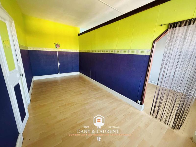 Maison - 280 m² - 8 pièces