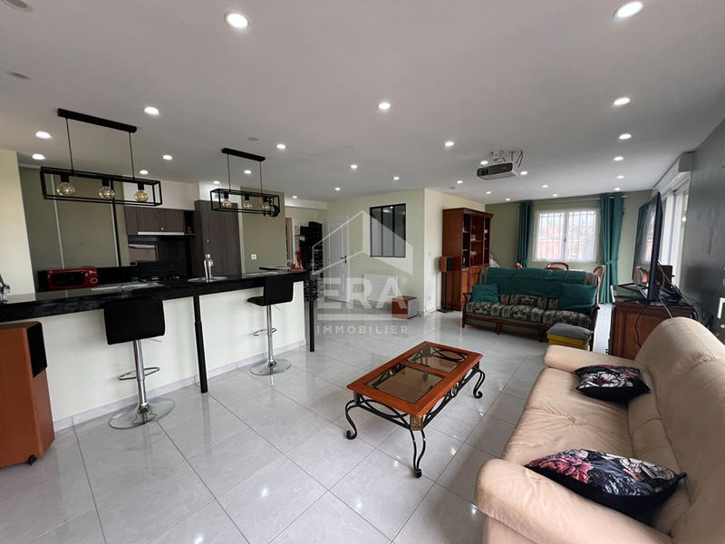 Maison - 235 m² - 8 pièces