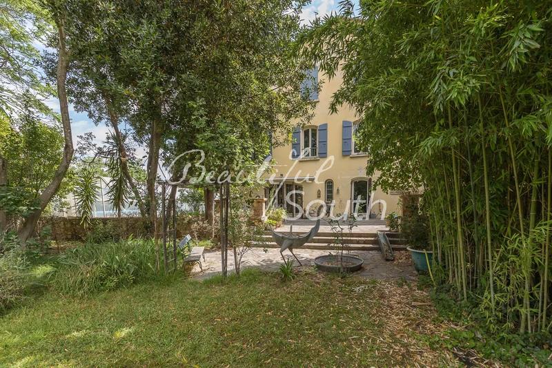 Gîte - 956 m² - 32 pièces