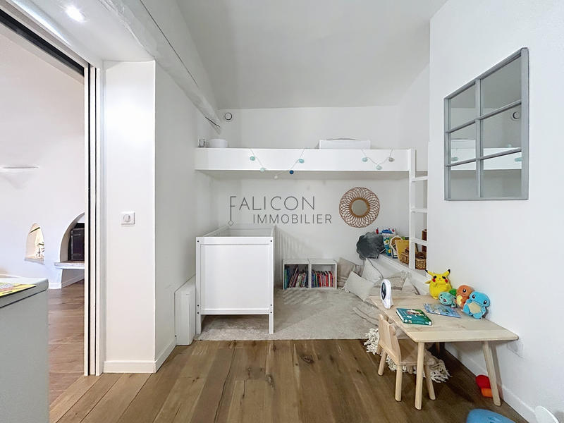 Appartement - 80 m² - 3 pièces