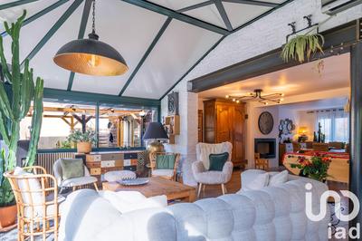 Maison - 180 m² - 8 pièces