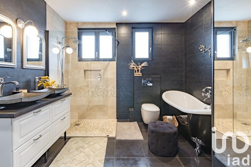 Maison - 150 m² - 6 pièces