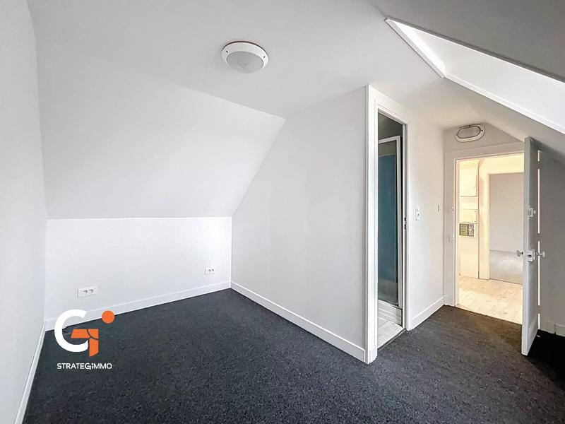 Immeuble - 74 m² - 6 pièces