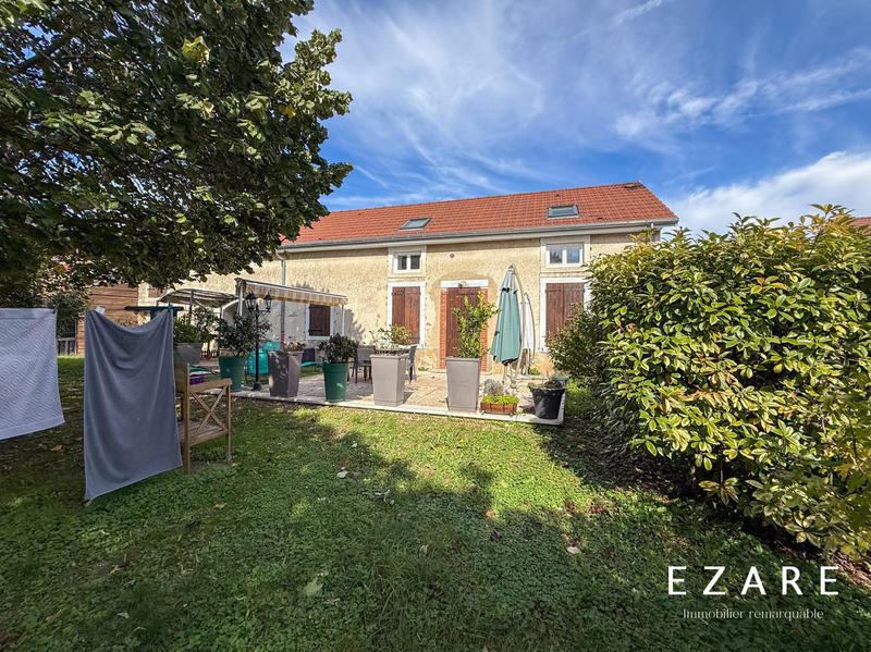 Maison - 700 m² - 6 pièces