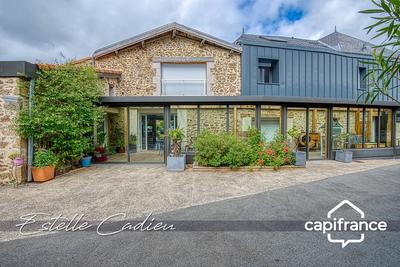 Propriété - 417 m² - 20 pièces