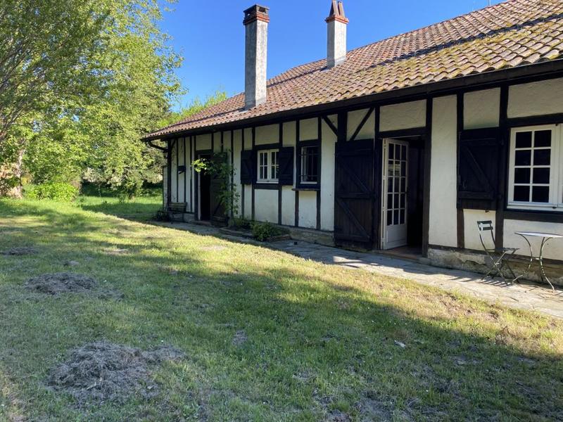 Propriété - 250 m² - 7 pièces