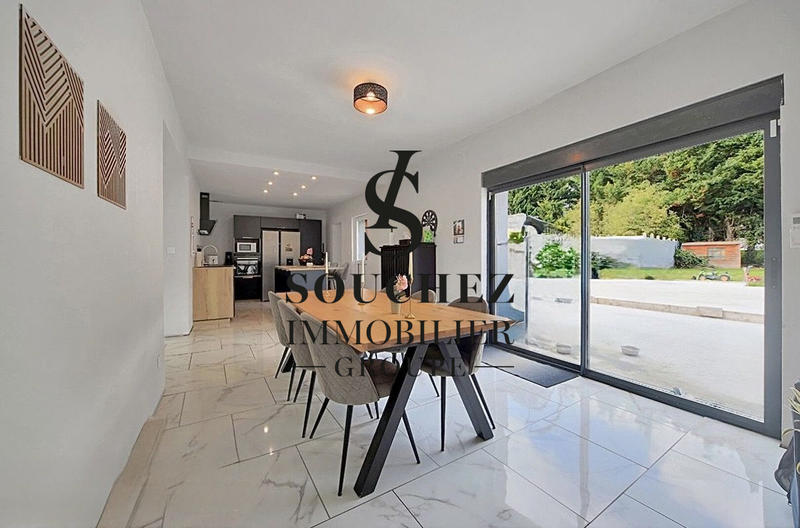 Maison - 138 m² - 6 pièces