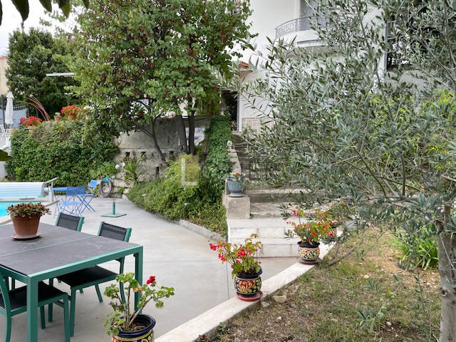 Maison - 170 m² - 7 pièces