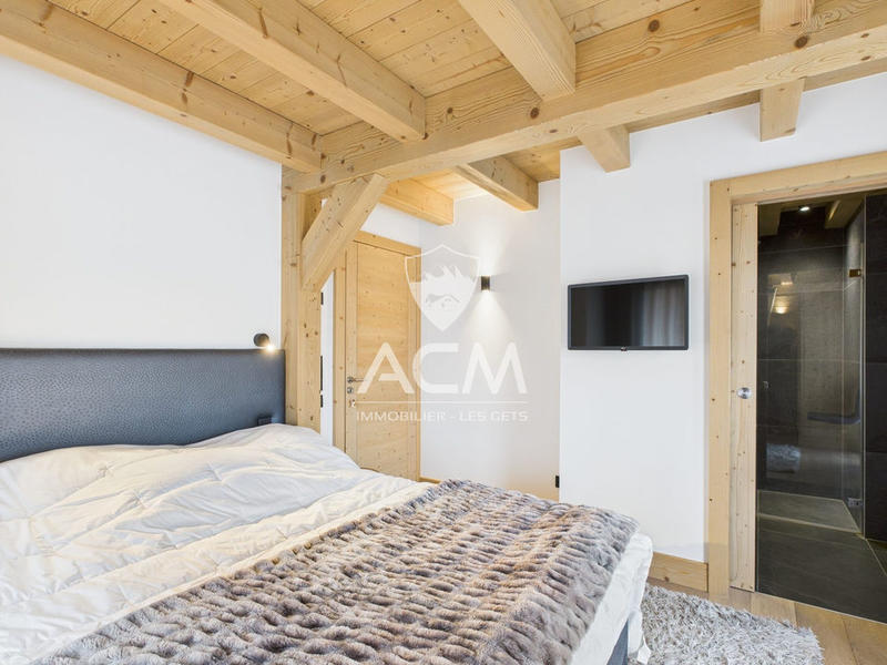 Châlet - 221 m² - 8 pièces