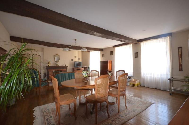 Maison de bourg - 278 m² - 14 pièces