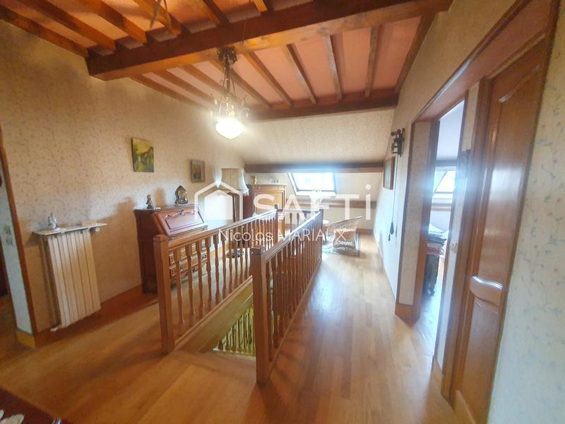 Maison - 227 m² - 9 pièces