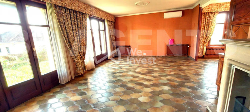 Maison - 233 m² - 9 pièces