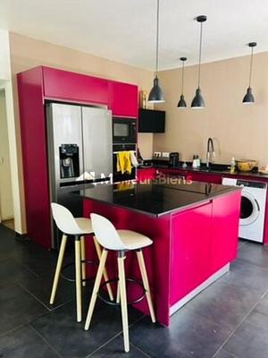 Maison - 230 m² - 9 pièces