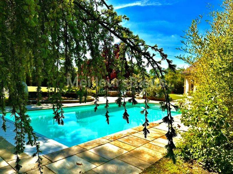 Maison - 275 m² - 9 pièces