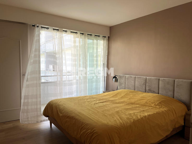 Appartement - 92 m² - 5 pièces