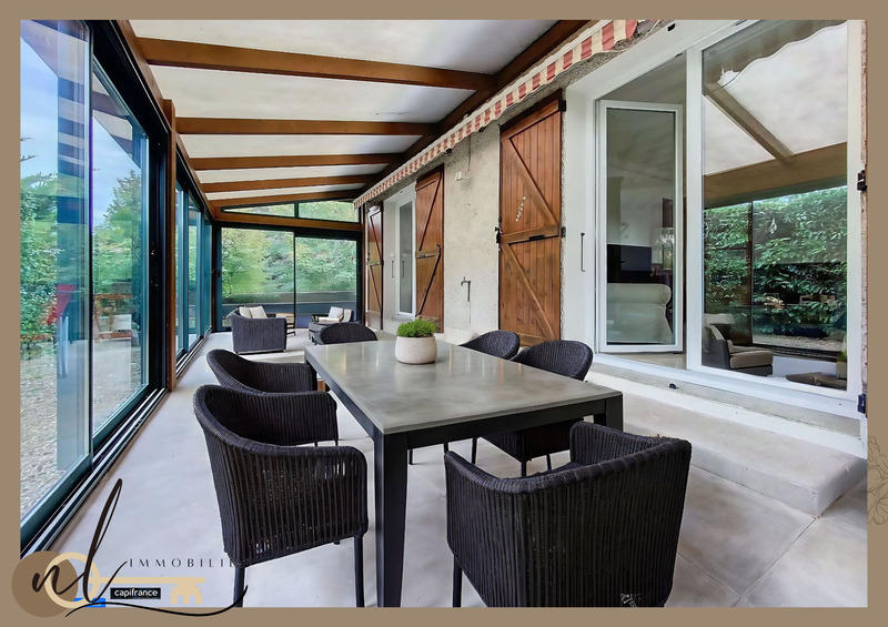 Maison - 200 m² - 8 pièces