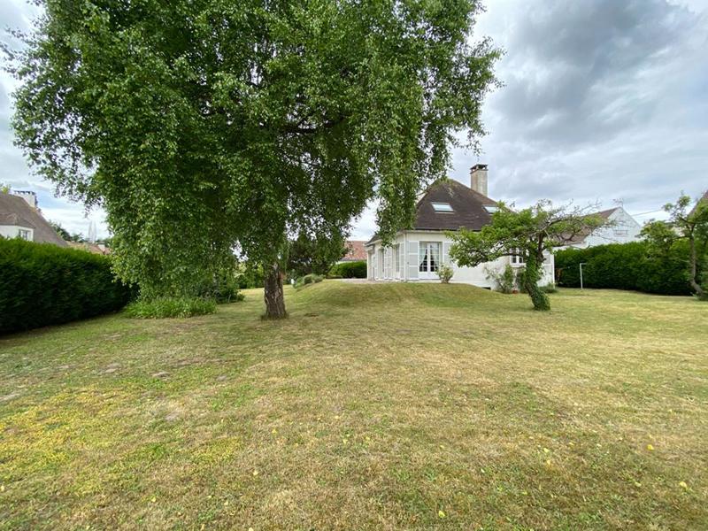 Maison - 218 m² - 7 pièces