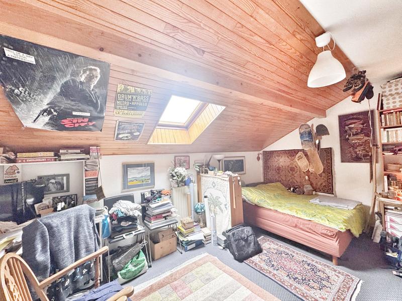 Maison - 231 m² - 7 pièces